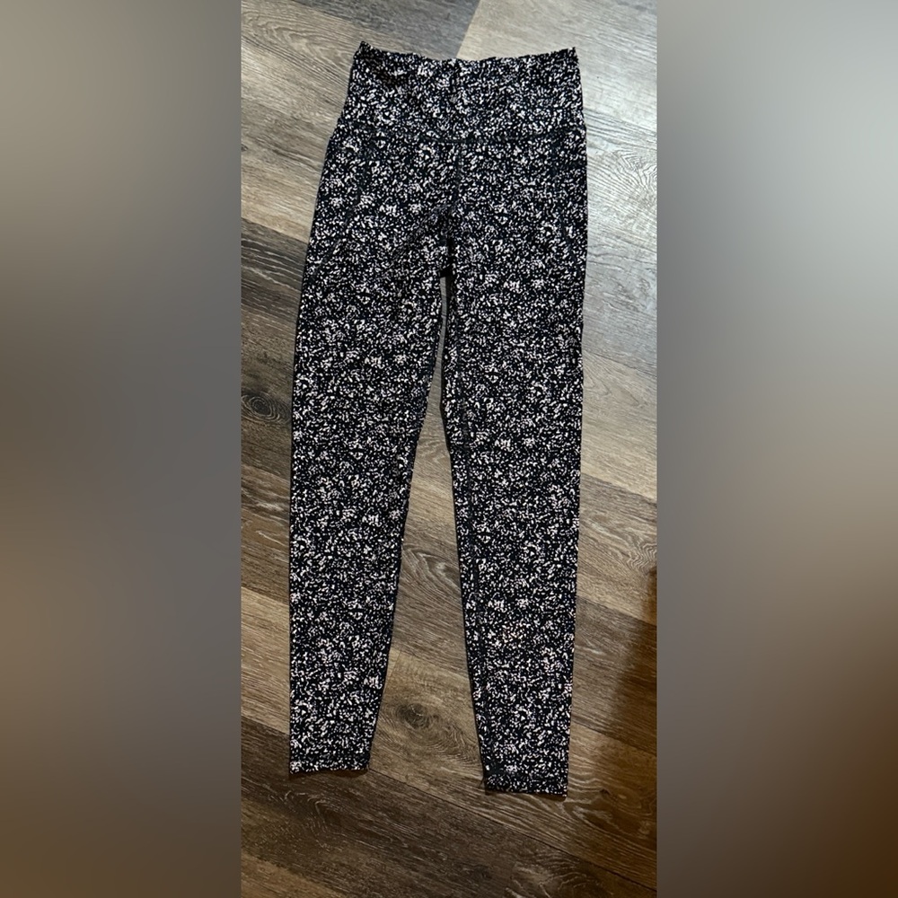 Old Navy Black and White Patterned Leggings